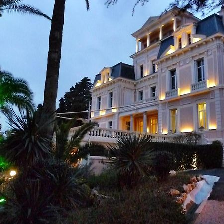 Hotel Les Tourelles Sainte-Maxime Bagian luar foto