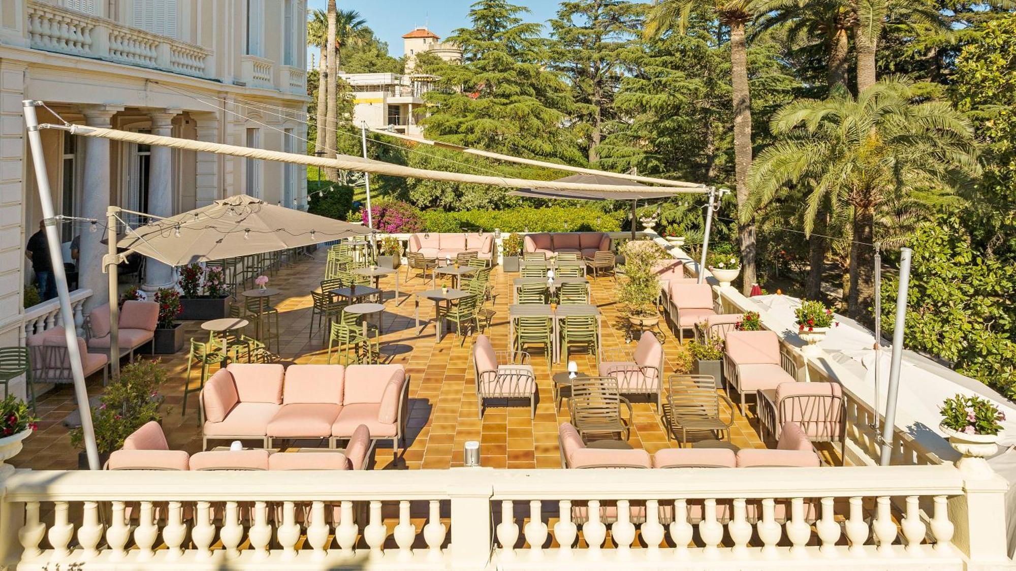 Hotel Les Tourelles Sainte-Maxime Bagian luar foto