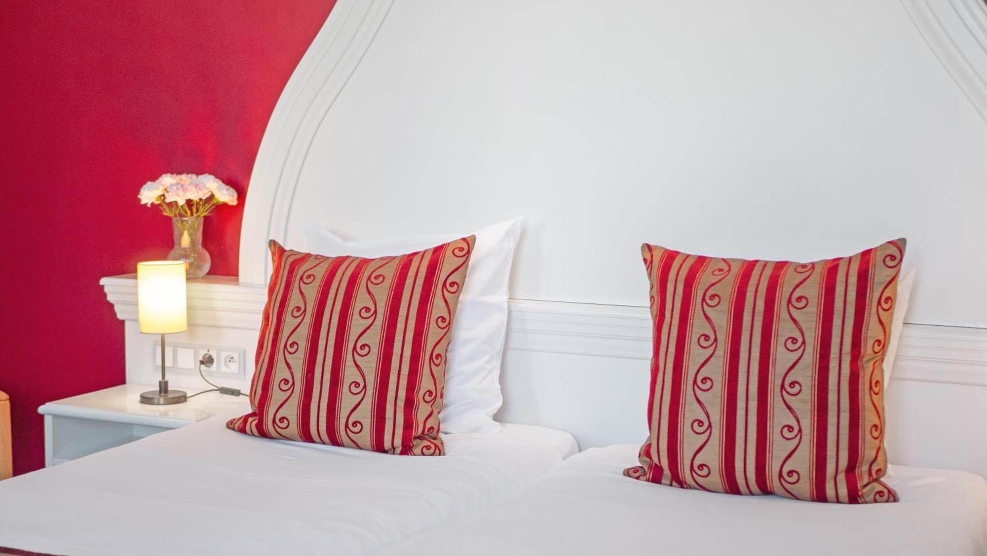 Hotel Les Tourelles Sainte-Maxime Bagian luar foto
